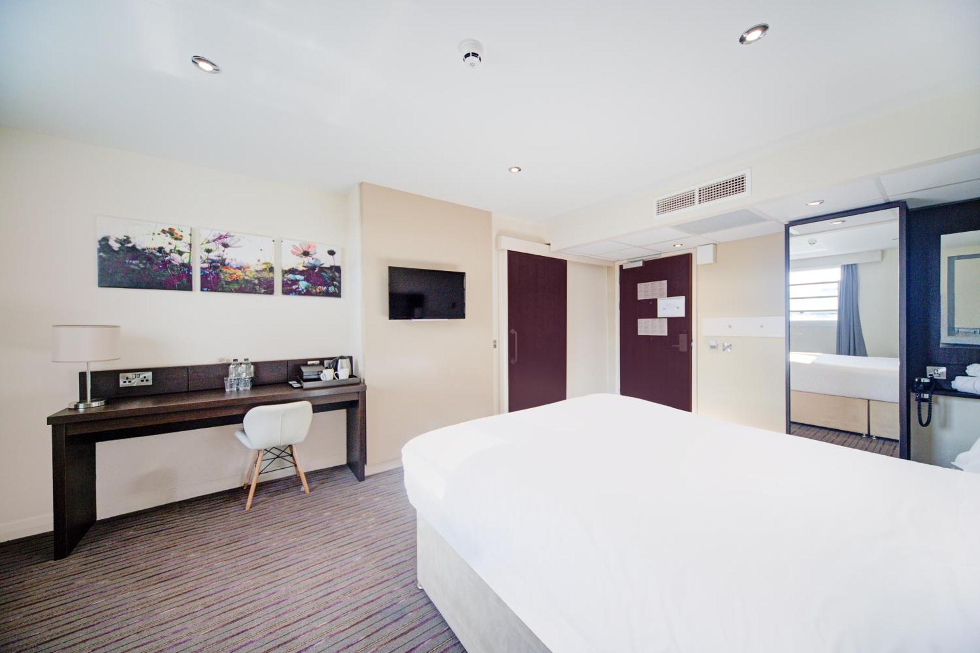 Belvilla Newport City Centre Hotel - Lifestyle Ngoại thất bức ảnh