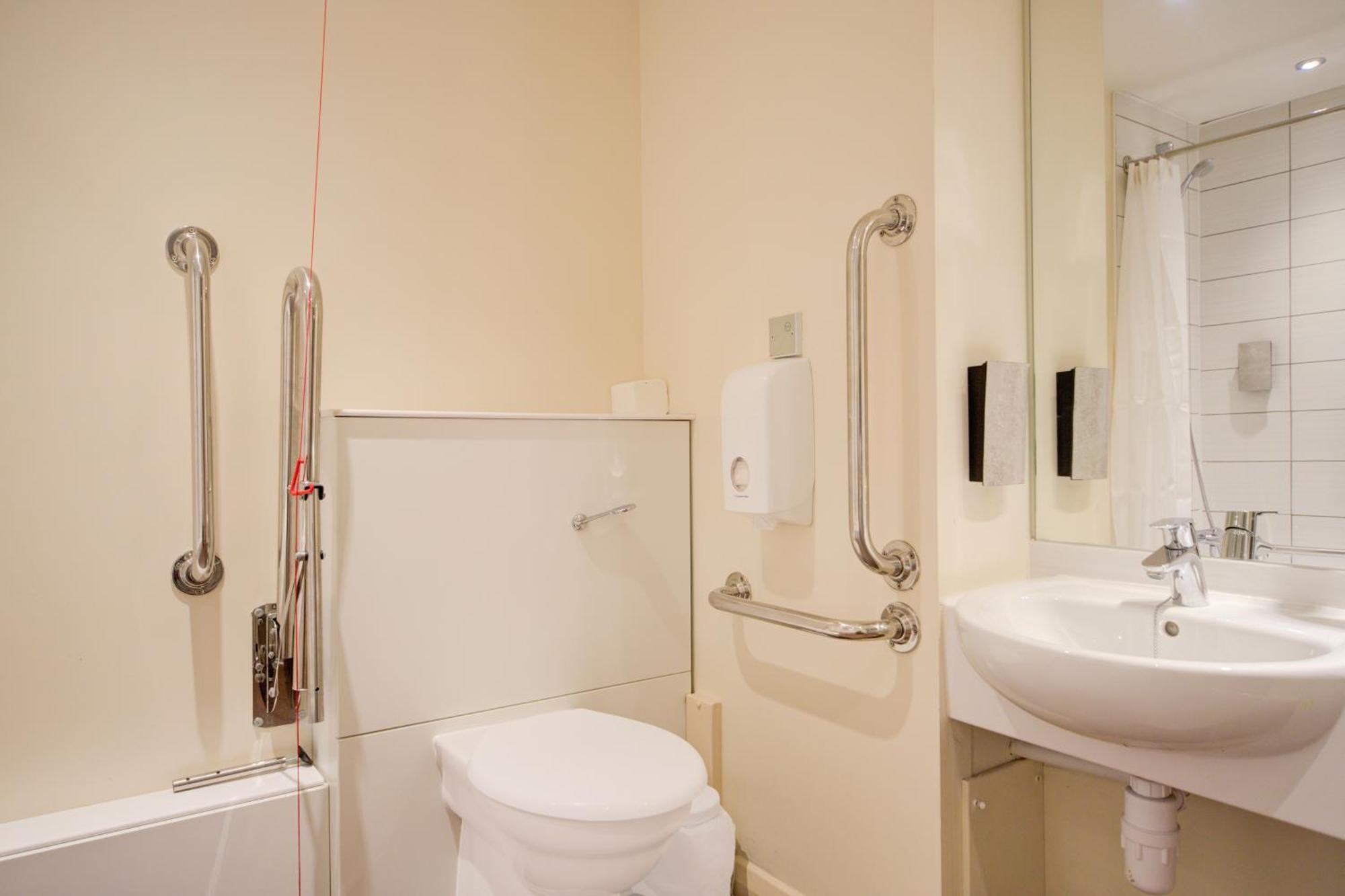 Belvilla Newport City Centre Hotel - Lifestyle Ngoại thất bức ảnh