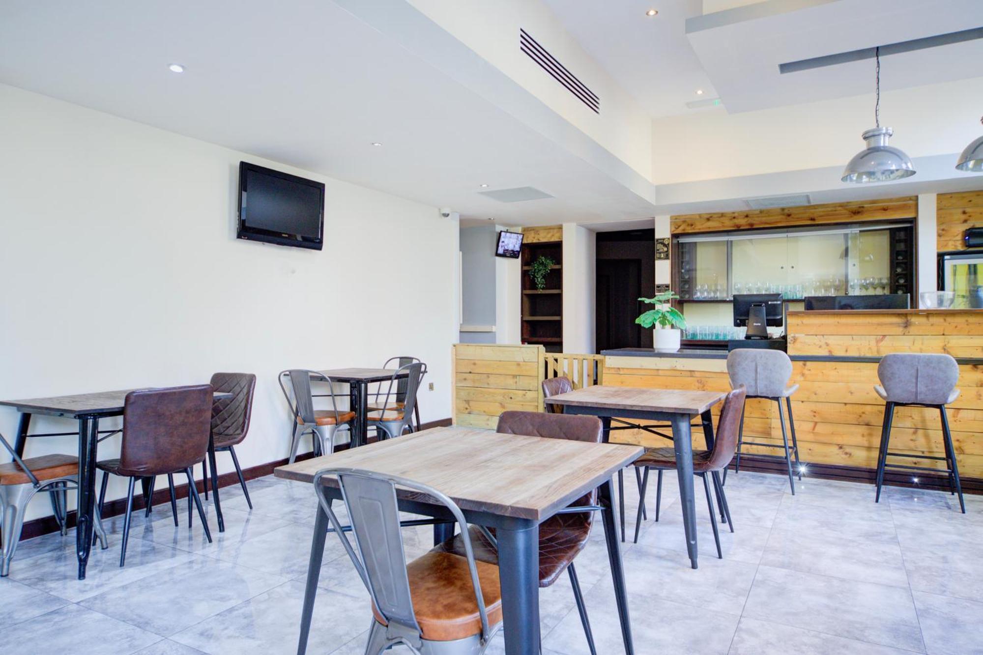 Belvilla Newport City Centre Hotel - Lifestyle Ngoại thất bức ảnh