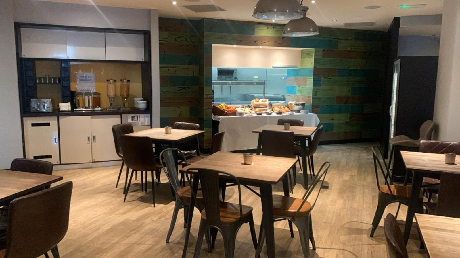 Belvilla Newport City Centre Hotel - Lifestyle Ngoại thất bức ảnh